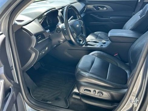Used 2019 Chevrolet Traverse Premier w/ LPO, Cargo Package AWD/4WD image 3