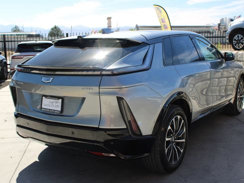 Used 2025 Cadillac Lyriq Sport AWD/4WD image 7