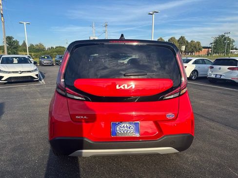 Used 2024 Kia Soul LX w/ Option Group 015 FWD image 6