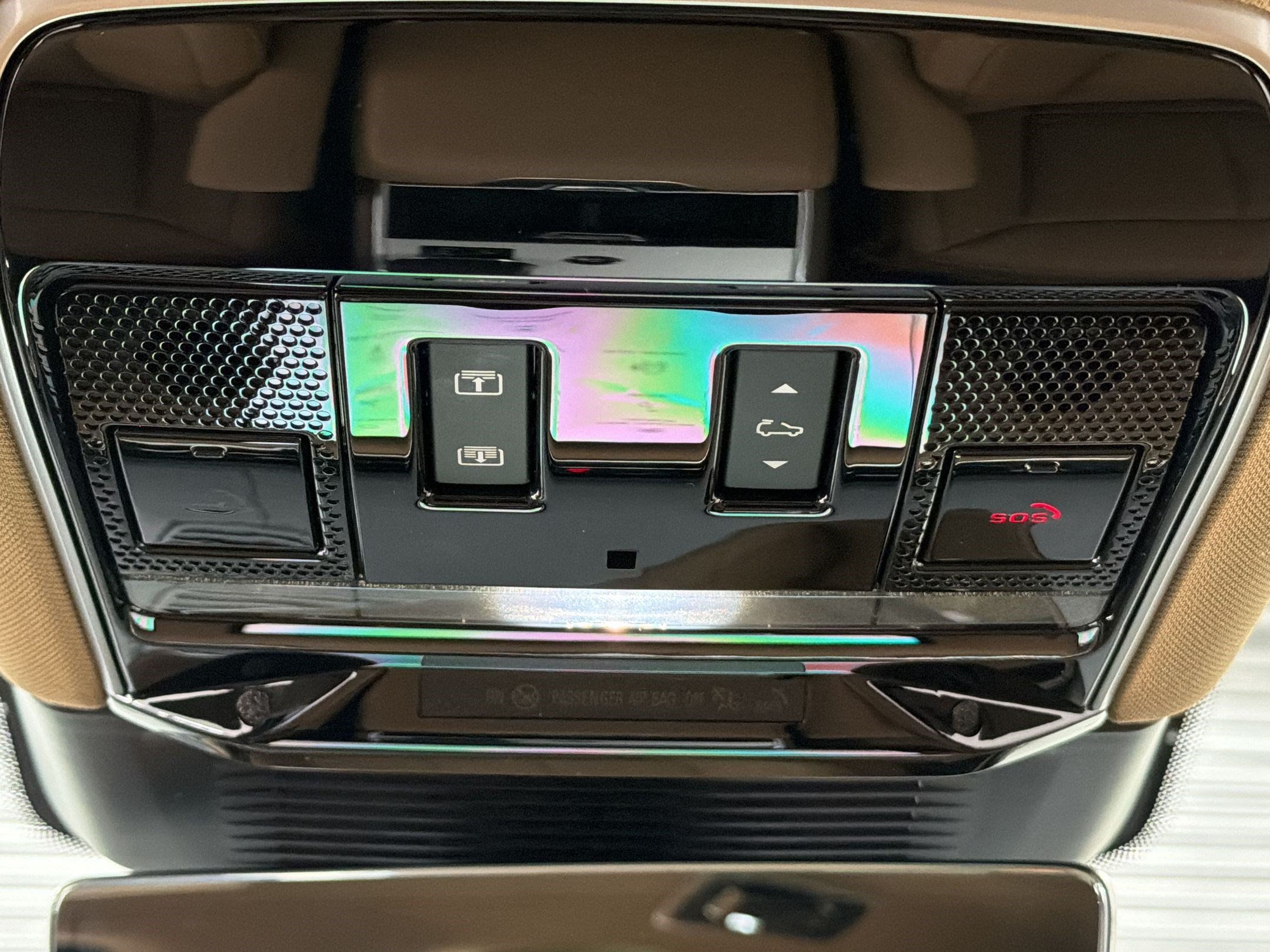 New 2026 Land Rover Range Rover SE AWD/4WD image 17