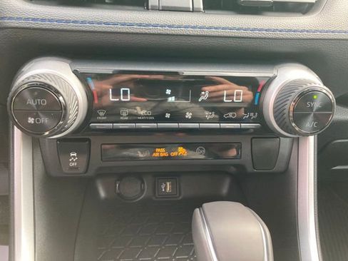 Certified 2024 Toyota RAV4 SE image 31