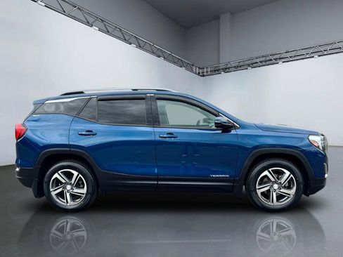 Used 2020 GMC Terrain SLT w/ Preferred Package AWD/4WD image 3