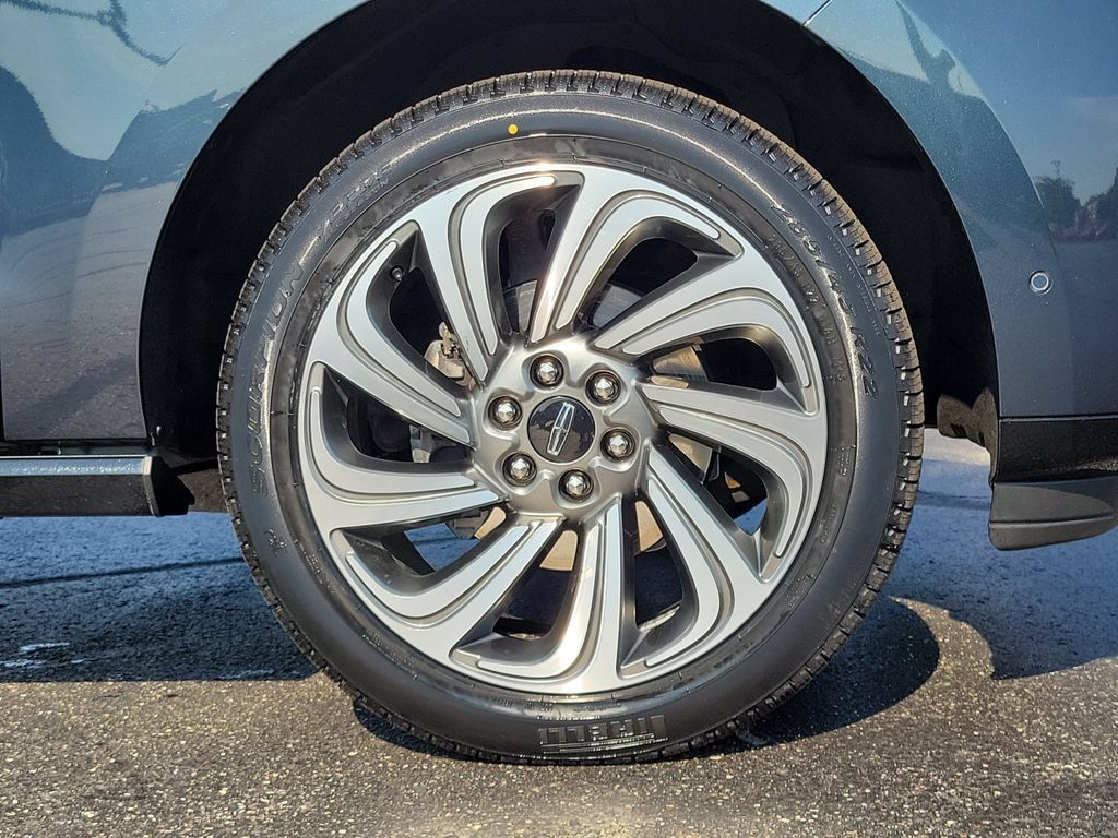 Certified 2022 Lincoln Navigator L Reserve AWD/4WD image 9