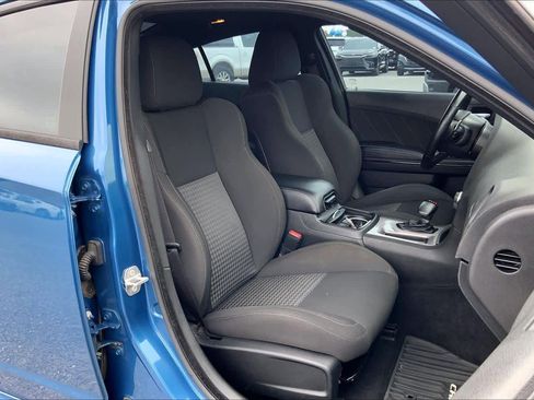 Used 2022 Dodge Charger R/T w/ Blacktop Package image 9