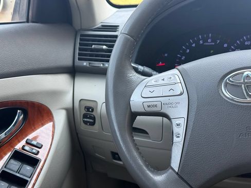 Used 2010 Toyota Camry FWD image 8