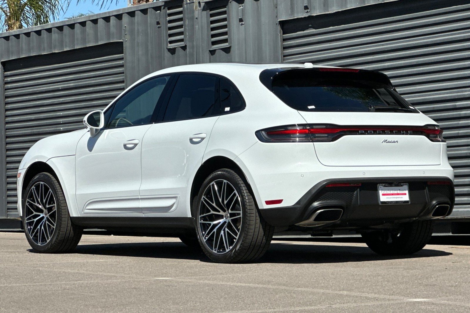 Used 2026 Porsche Macan AWD/4WD image 3
