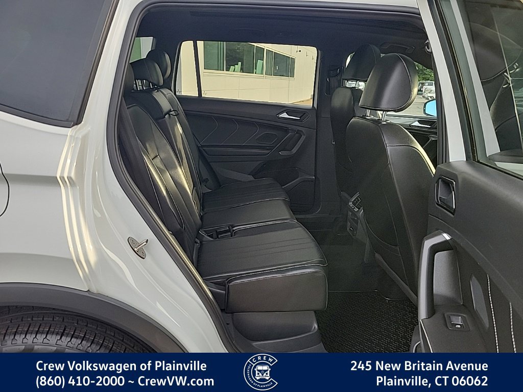 Certified 2022 Volkswagen Tiguan SE R-Line AWD/4WD image 16