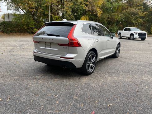 Used 2018 Volvo XC60 T5 Momentum w/ Vision Package image 5