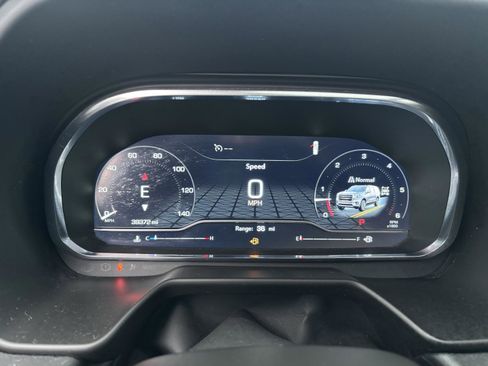 Used 2024 GMC Yukon AT4 w/ AT4 Premium Package image 9