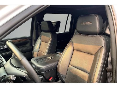 Used 2023 Chevrolet Suburban High Country w/ Max Trailering Package AWD/4WD image 18