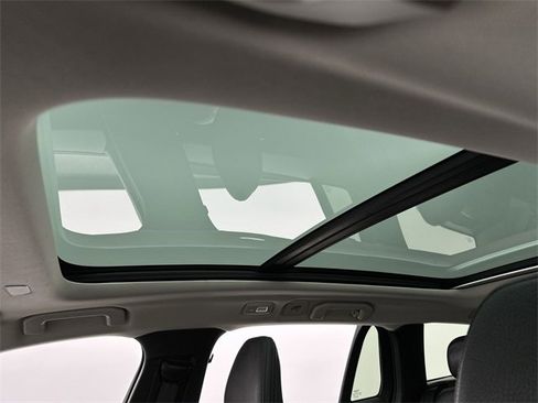 Certified 2023 Volvo V60 B5 Cross Country Plus w/ Climate Package image 22