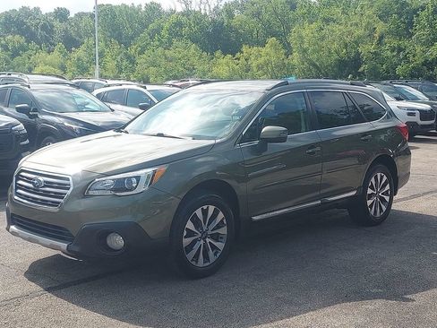 Used 2017 Subaru Outback 2.5i Touring w/ Popular Package #5A AWD/4WD image 3
