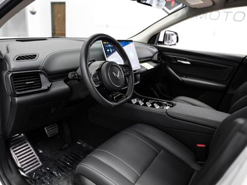 Used 2023 VinFast VF 8 Eco AWD/4WD image 3