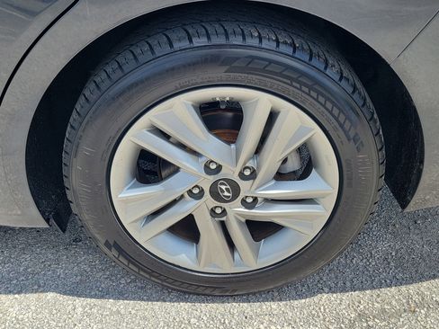 Used 2020 Hyundai Elantra SEL w/ Cargo Package (C1) FWD image 8