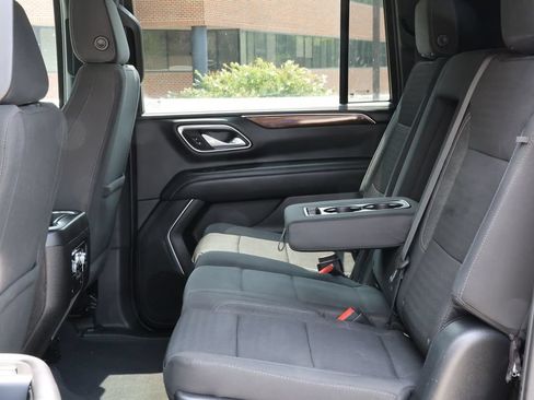 Used 2022 GMC Yukon XL SLE w/ Gmc Pro Safety Plus Package AWD/4WD image 26
