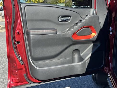 Certified 2025 Nissan Frontier PRO-4X w/ Pro Convenience Package image 11