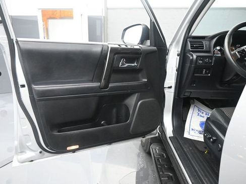 Used 2024 Toyota 4Runner TRD Off-Road image 10