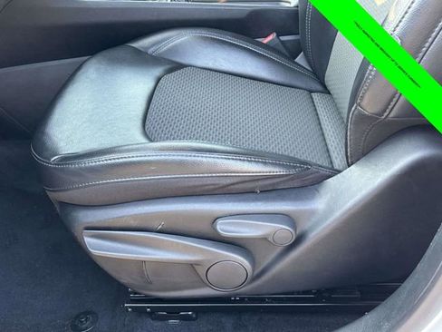 Used 2023 Jeep Compass Latitude image 5