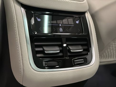 New 2026 Volvo XC90 T8 Ultra w/ Protection Package Premier AWD/4WD image 28