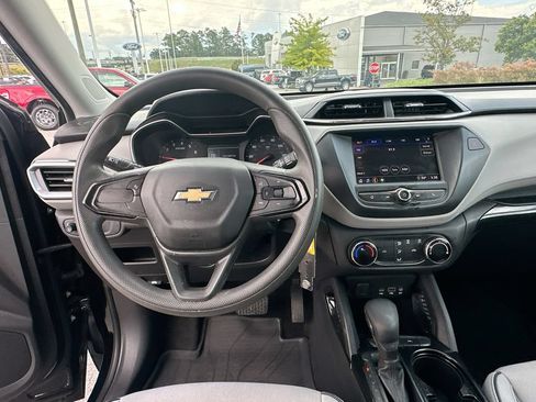 Used 2021 Chevrolet TrailBlazer LS FWD image 19