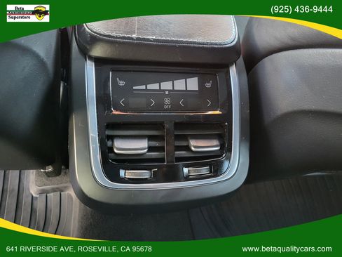 Used 2017 Volvo XC90 T6 R-Design w/ Vision Package image 53