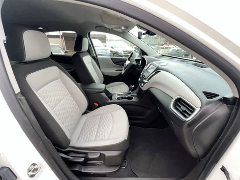 Used 2021 Chevrolet Equinox LS w/ LS Convenience Package FWD image 28