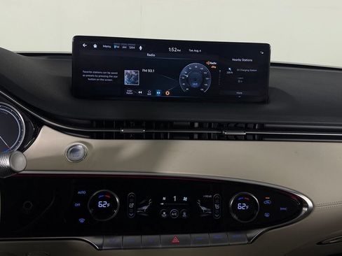 Used 2025 Genesis Electrified GV70 AWD/4WD image 18