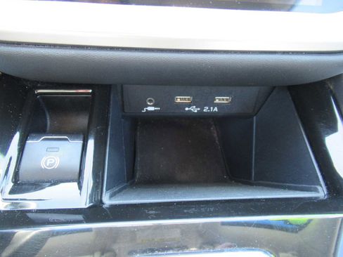 Used 2020 Subaru Outback Limited image 29