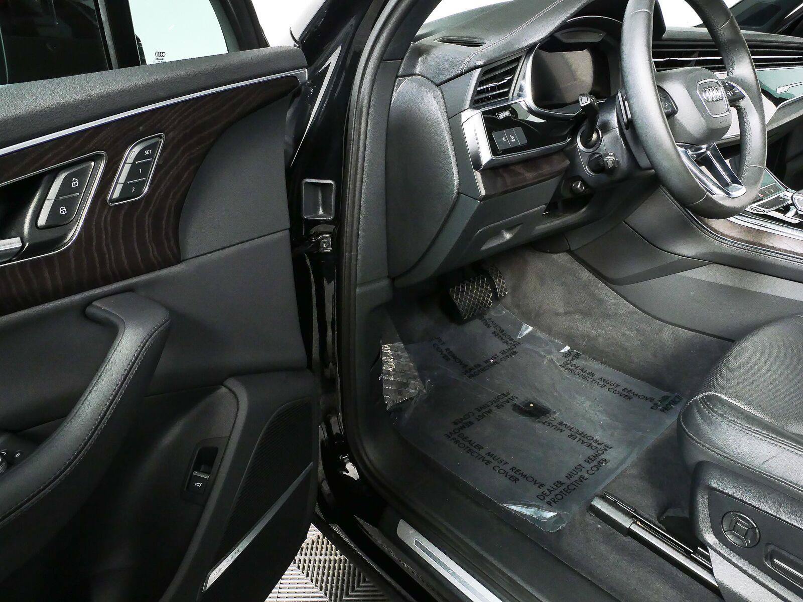Used 2023 Audi Q7 2.0T Premium Plus w/ Premium Plus Package AWD/4WD image 10