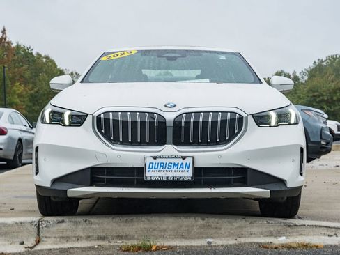 Used 2025 BMW 530i xDrive w/ Premium Package image 2