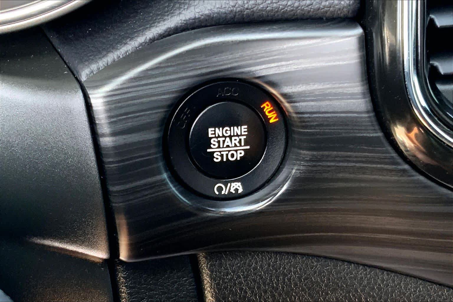 Certified 2022 Jeep Grand Cherokee Laredo X RWD image 32