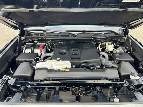Used 2023 Toyota Tundra Platinum image 29