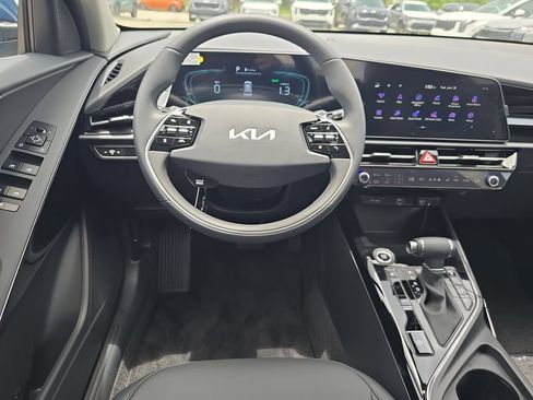 New 2026 Kia Niro EX FWD image 12