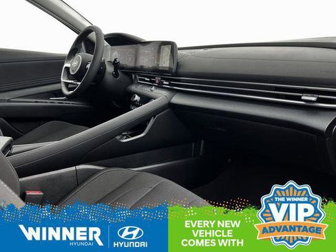 New 2025 Hyundai Elantra SEL image 16