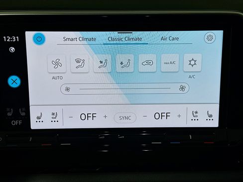 Used 2024 Volkswagen Atlas Cross Sport SE image 23