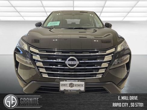 Used 2026 Nissan Rogue SV AWD/4WD image 9