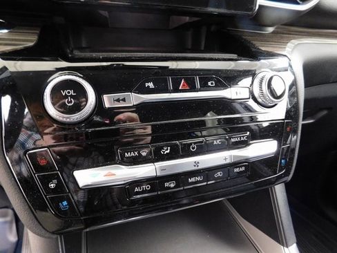 Used 2021 Ford Explorer Limited w/ Equipment Group 301A image 26