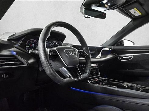 Used 2024 Audi e-tron GT Premium Plus image 10