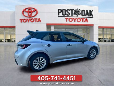Used 2026 Toyota Corolla SE FWD image 5