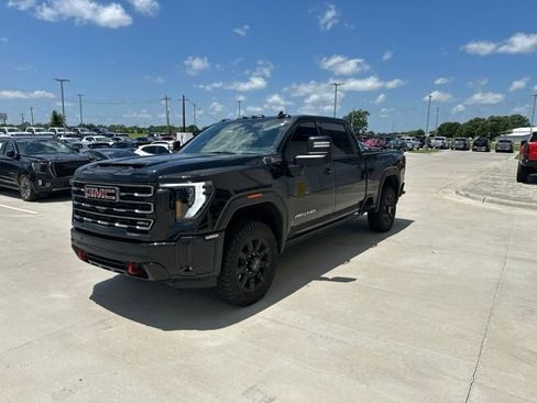 Used 2025 GMC Sierra 2500 AT4 w/ AT4 Premium Plus Package AWD/4WD image 7