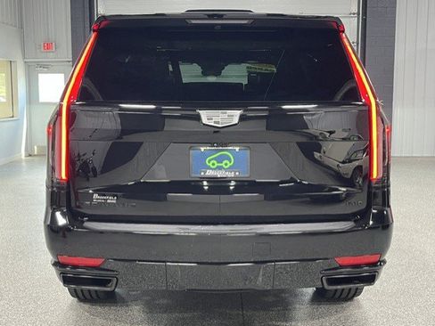 Certified 2023 Cadillac Escalade Sport Platinum w/ LPO, ONYX Package AWD/4WD image 4