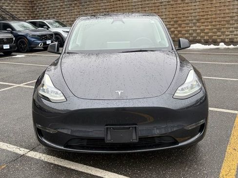 Used 2024 Tesla Model Y Long Range image 10