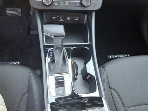 New 2026 Hyundai Tucson SE image 15