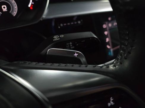 Used 2020 Audi A8 L 4.0T image 25