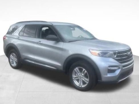 Certified 2023 Ford Explorer XLT w/ Equipment Group 202A AWD/4WD image 11