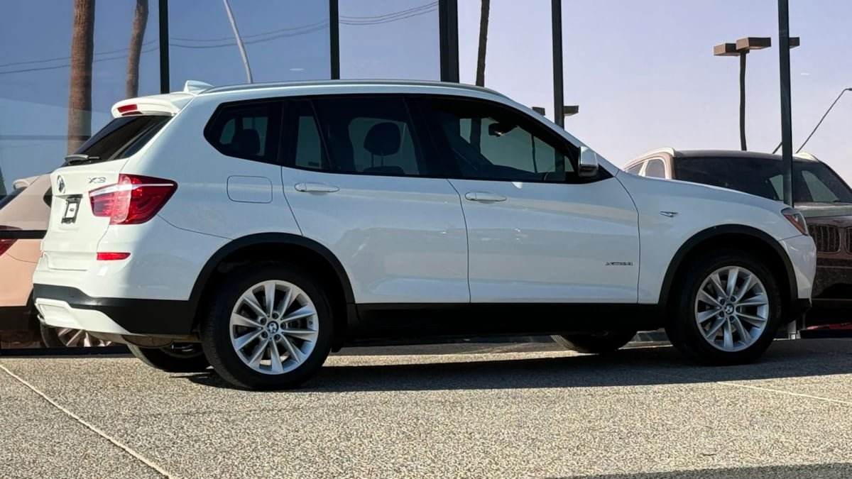 Used 2017 BMW X3 xDrive28i AWD/4WD image 13