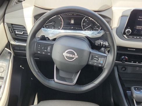 Used 2025 Nissan Rogue SV AWD/4WD image 12