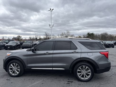 Certified 2023 Ford Explorer Limited AWD/4WD image 9