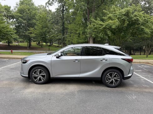 Used 2025 Lexus RX 350 Premium w/ Accessory Package (Z1) FWD image 8