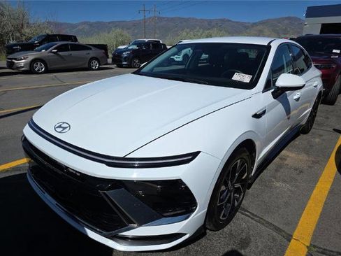 Used 2025 Hyundai Sonata SEL FWD image 16
